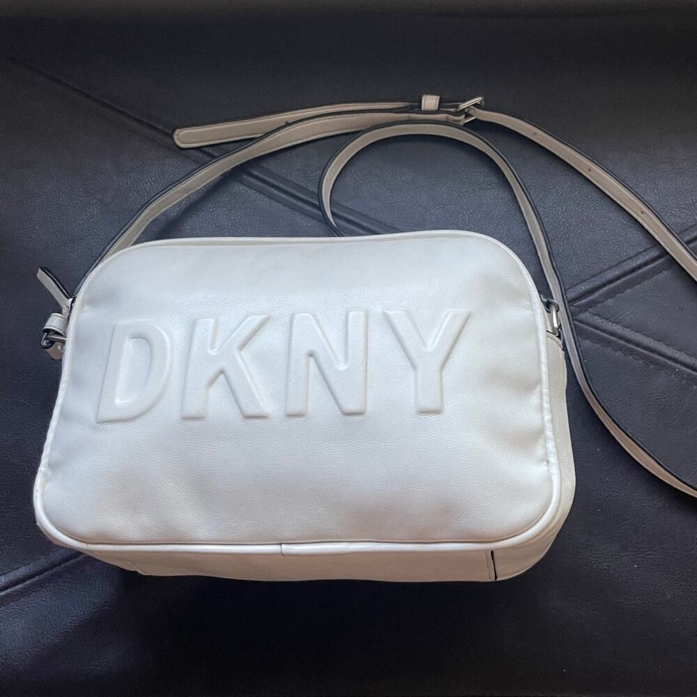 DKNY Tilly Logo White Small Camera Bag Crossbody Bag